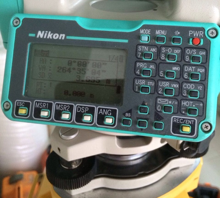 màn hình máy toàn đạc nikon dtm 352